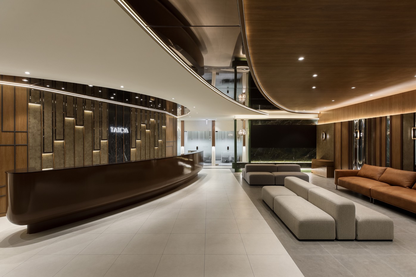 Overview of the main reception and lounge