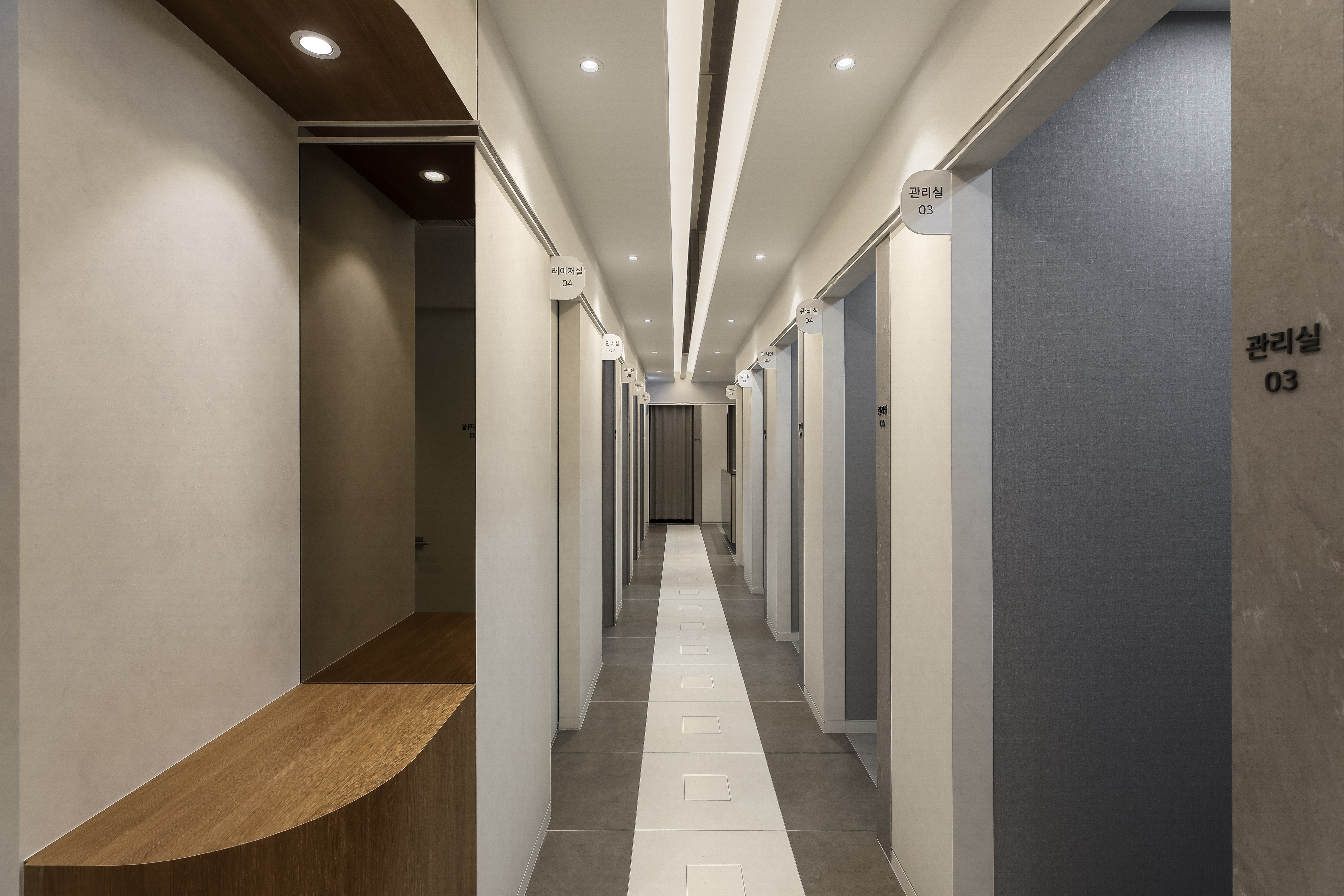 Clinic corridor · Passage